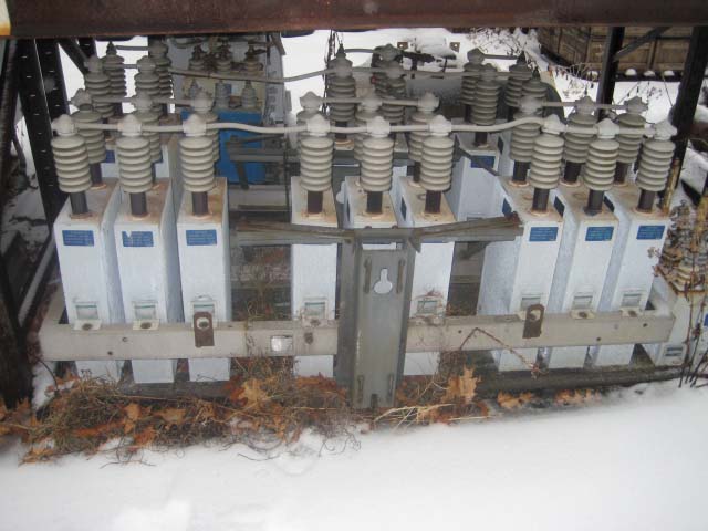 1200 KVAR, WESTINGHOUSE, 19920/34500, 6 CANS AT 200 KVAR