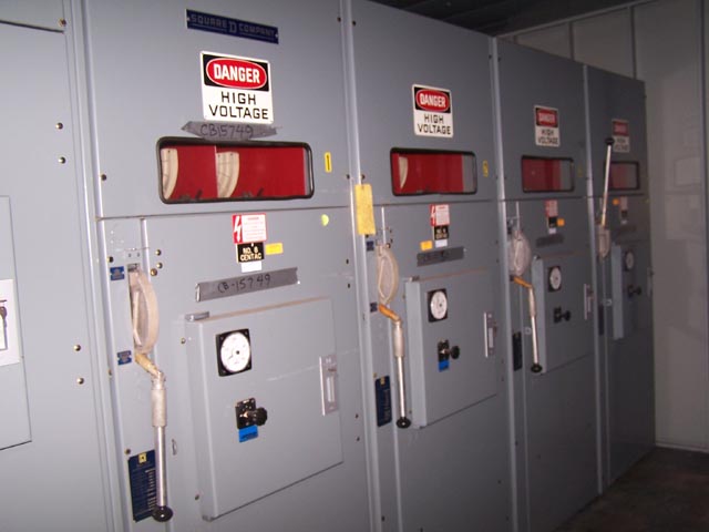 600 Amp, SQUARE D, No. POWERZONE, 5000 V., LOAD BREAK SWITCH;-1