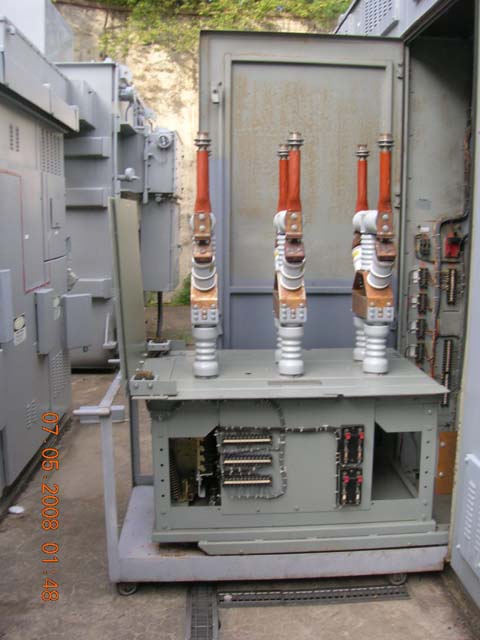 1200 Amp, POWERCON, No. BIF, 38000 V., WITH GROUNDING SWITCH , METAL HOUSED