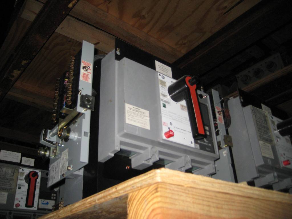1600 Amp, GENERAL ELECTRIC, TC1616TTE1CR, 480 V., POWERBREAK, E/O, D/O, 120 VAC