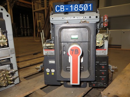 800 Amp, GE, AKR-8D-30S, 480 V., FUSED, MANUALLY OPERATED, DRAW-OUT