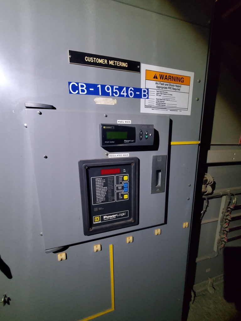 600 Amp, 15 KV, SQUARE D POWERZONE SWITCH WITH METERING SECTION