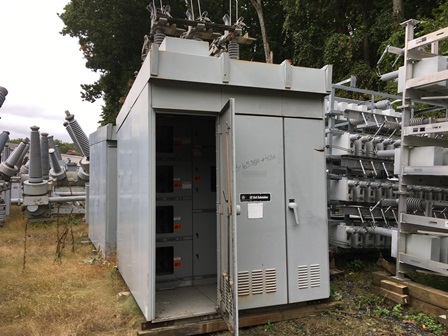 [037137] 1600 Amp, GENERAL ELECTRIC, AK8D, 600 V., LINE-UP OF OUTDOOR PROTECTED AISLE