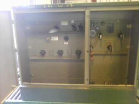 [039459] 300 KVA, Pri 4160 D, Sec 208Y/120, LIVE FRONT, LOOP/RADIAL FEED, COOPER:1