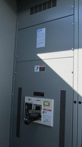 [042691] 2000 Amp, CUTLER HAMMER POW-R-LINE, 690 V, PANEL (12 X 250 AMP BREAKERS), UNUSED