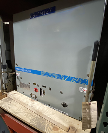 [044007] 1200 Amp, GENERAL ELECTRIC, VB1 71.2-500-1, 8.25 KV, 125 VDC CLOSE & TRIP