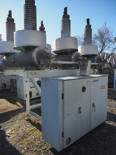 [045538] 2000 Amp, ABB, No. 48PM 31-20, 48300 V., 1998, SF6, 125 VDC C+T, 31.5kA Short